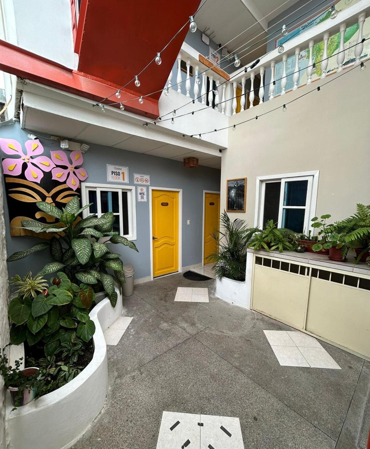 Chescos Hostel&Hotel Salinas  Buitenkant foto